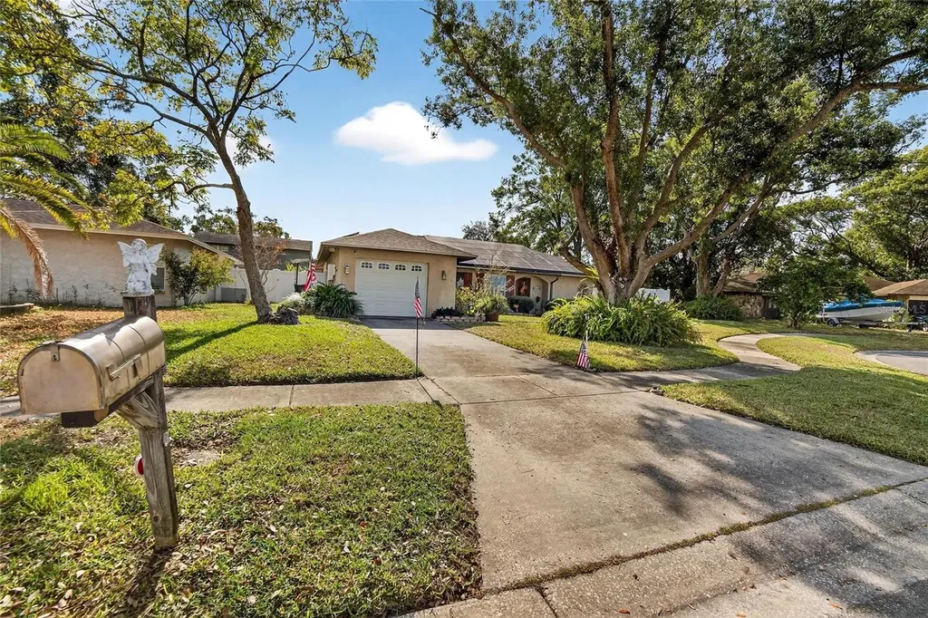 508 Sovereign Court Tampa FL 33613