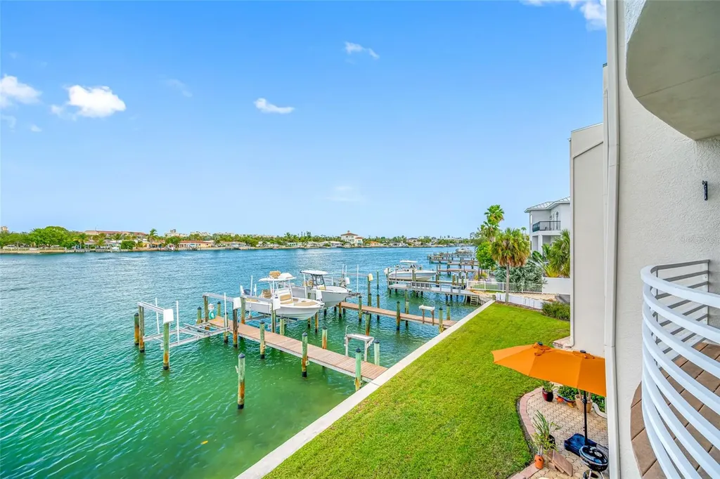 8575 Sunset Court Treasure Island FL 33706