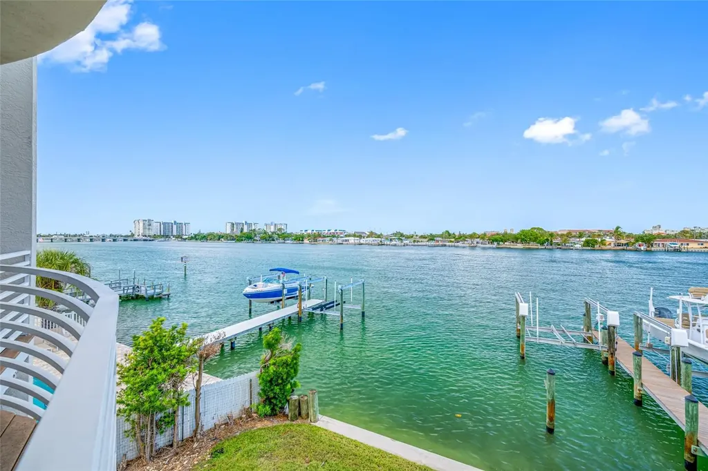 8575 Sunset Court Treasure Island FL 33706
