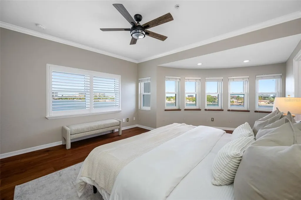 8575 Sunset Court Treasure Island FL 33706