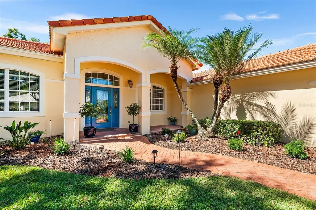 126 Lake Region Circle Winter Haven FL 33881