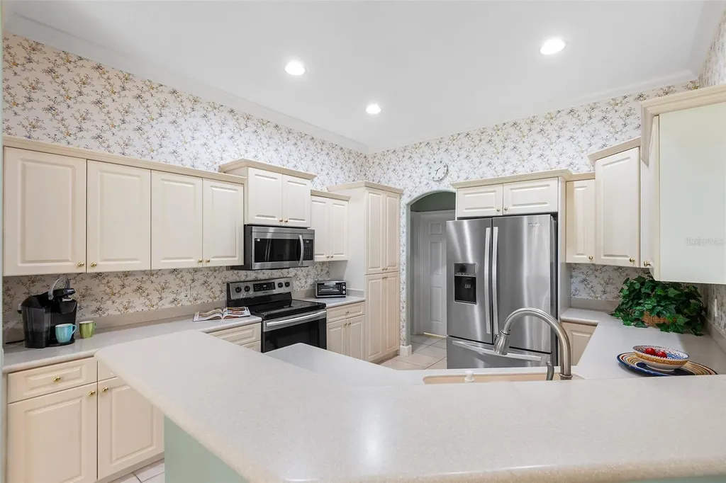 126 Lake Region Circle Winter Haven FL 33881