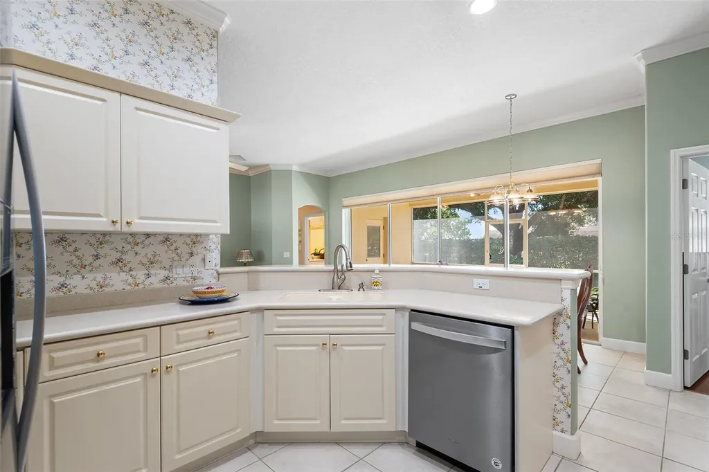 126 Lake Region Circle Winter Haven FL 33881