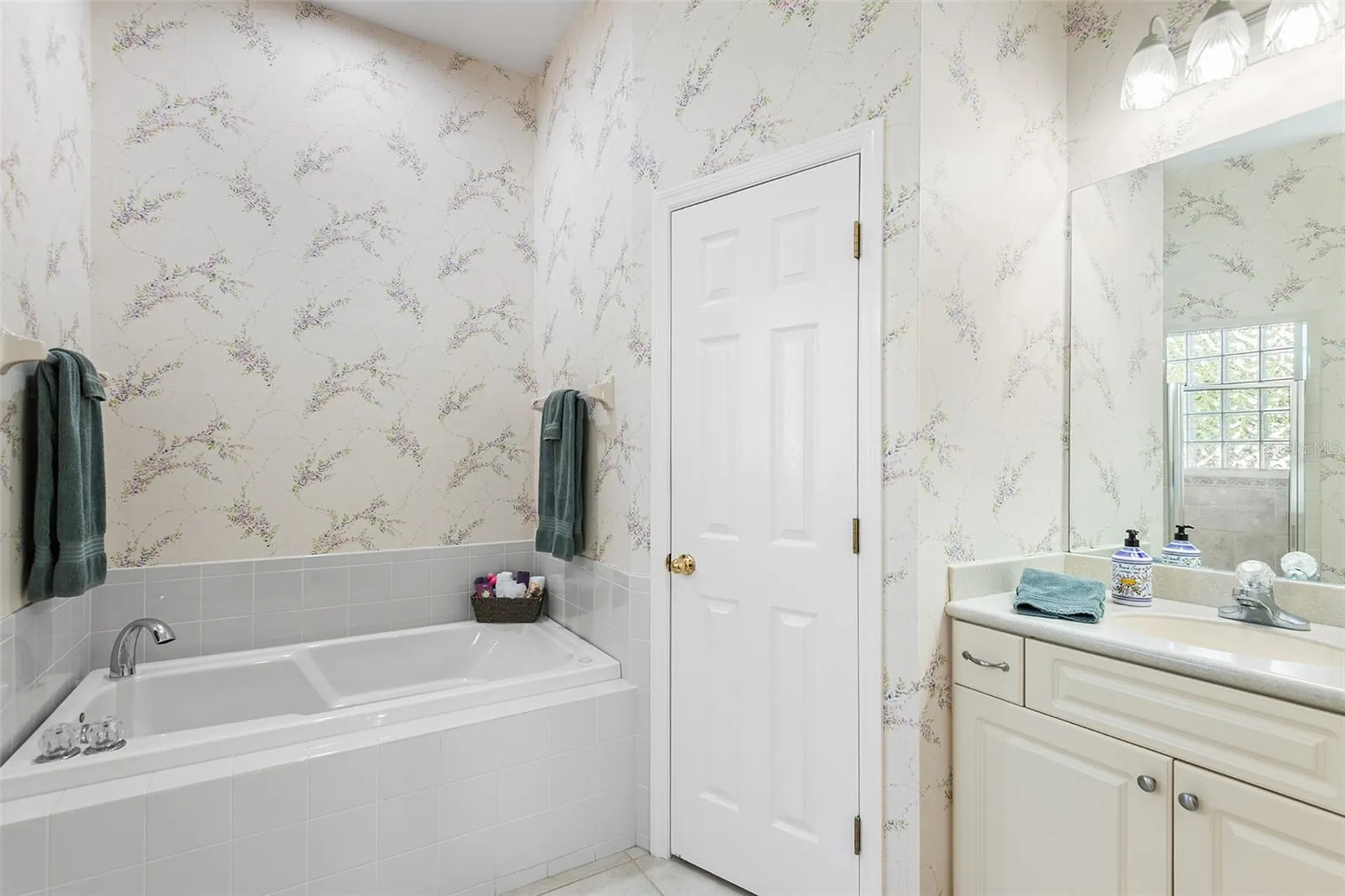 126 Lake Region Circle Winter Haven FL 33881