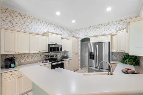 126 Lake Region Circle Winter Haven FL 33881
