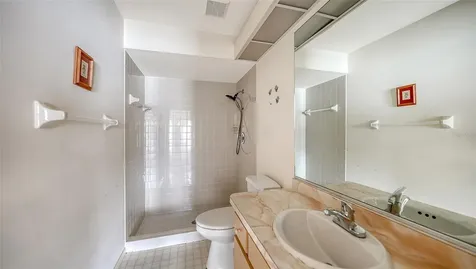 4152 Center Pointe Circle Sarasota FL 34233