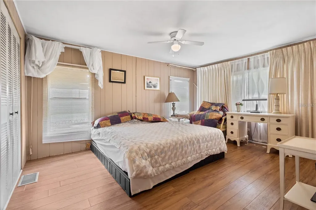 2100 Kings Highway Port Charlotte FL 33980