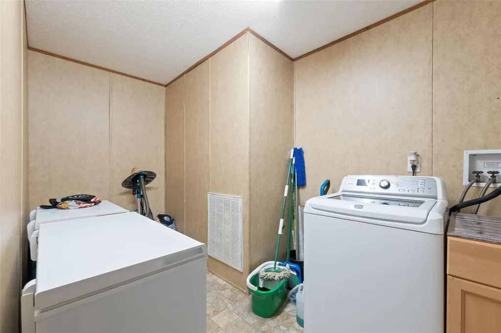 16481 Oakview Drive Brooksville FL 34601