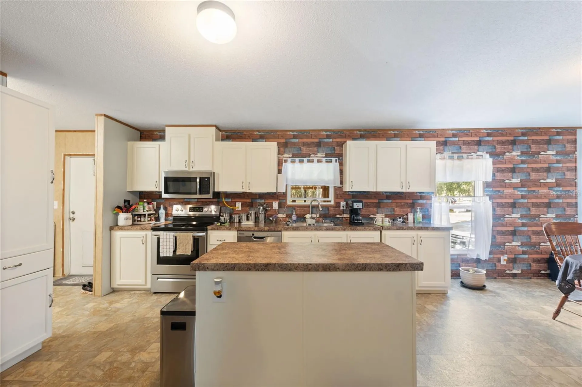 16481 Oakview Drive Brooksville FL 34601