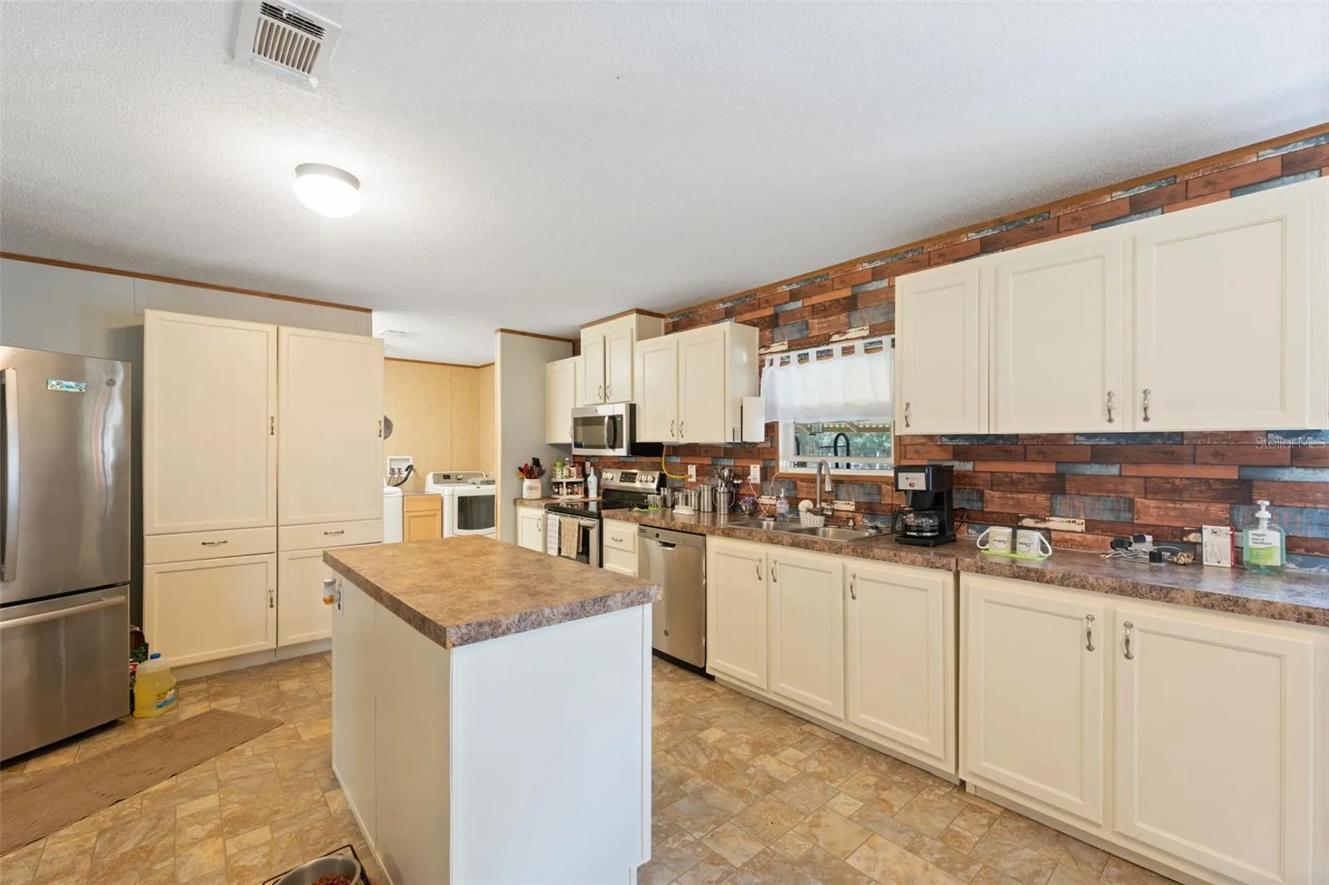 16481 Oakview Drive Brooksville FL 34601