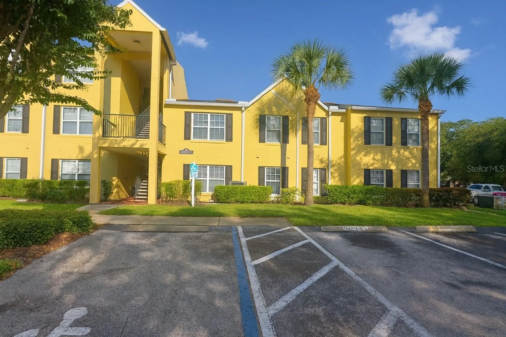 2059 Dixie Belle Drive Orlando FL 32812