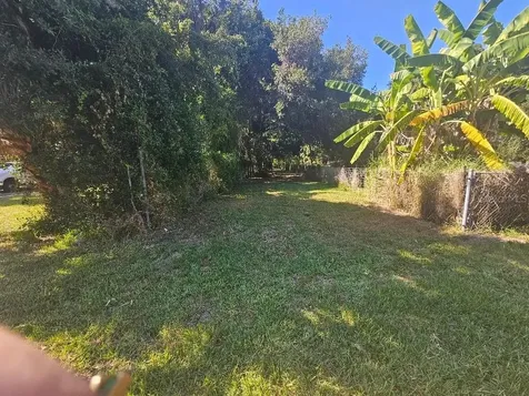Private Drive Tavares FL 32778