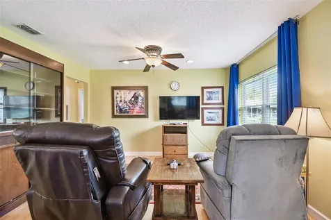 87 Lone Star Street Umatilla FL 32784