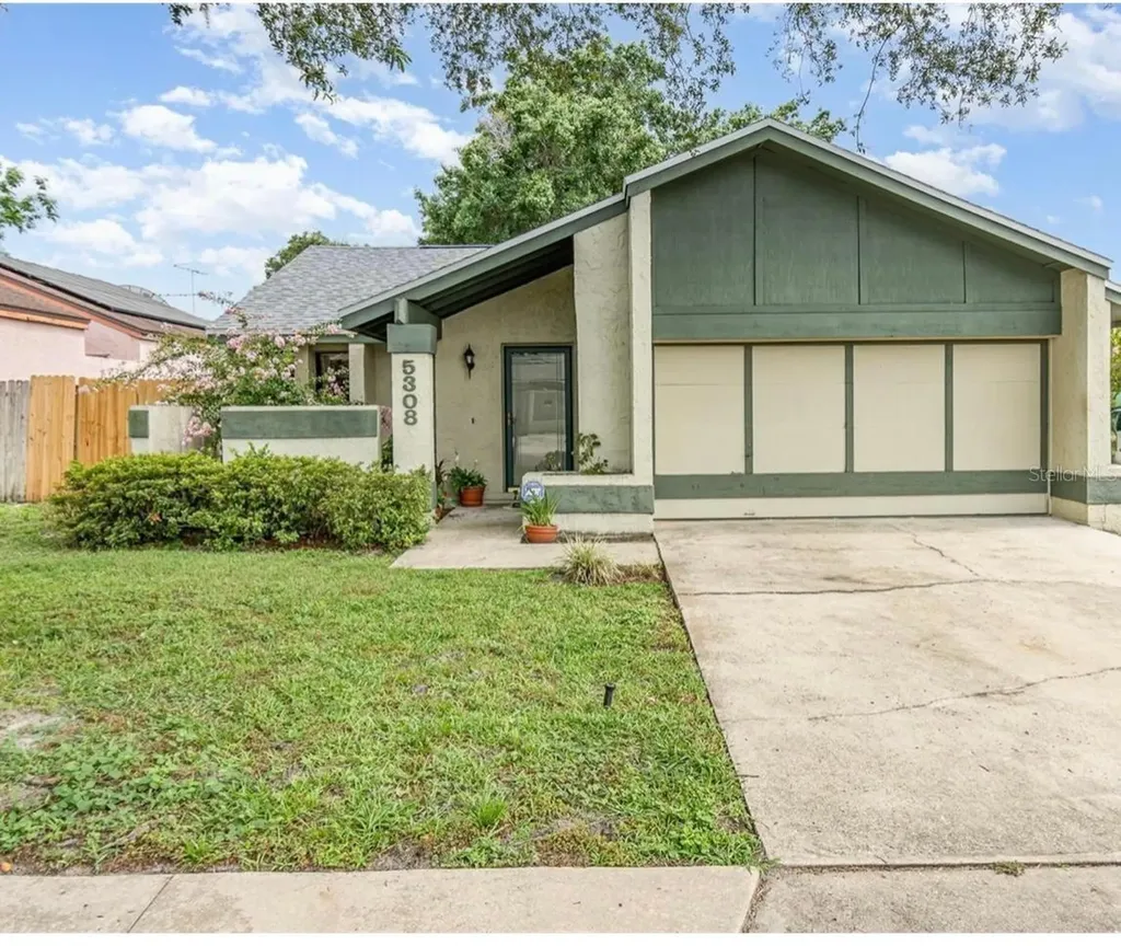 5308 Pinebury Court Orlando FL 32808