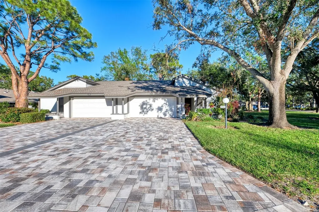 4765 Oak Forest Drive W Sarasota FL 34231