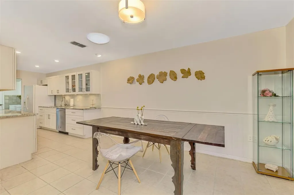 4765 Oak Forest Drive W Sarasota FL 34231