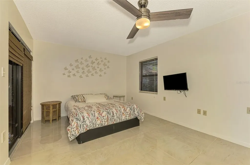 4765 Oak Forest Drive W Sarasota FL 34231