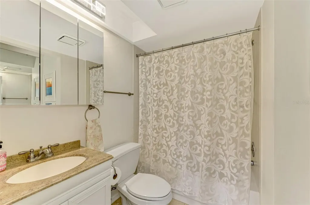 4765 Oak Forest Drive W Sarasota FL 34231