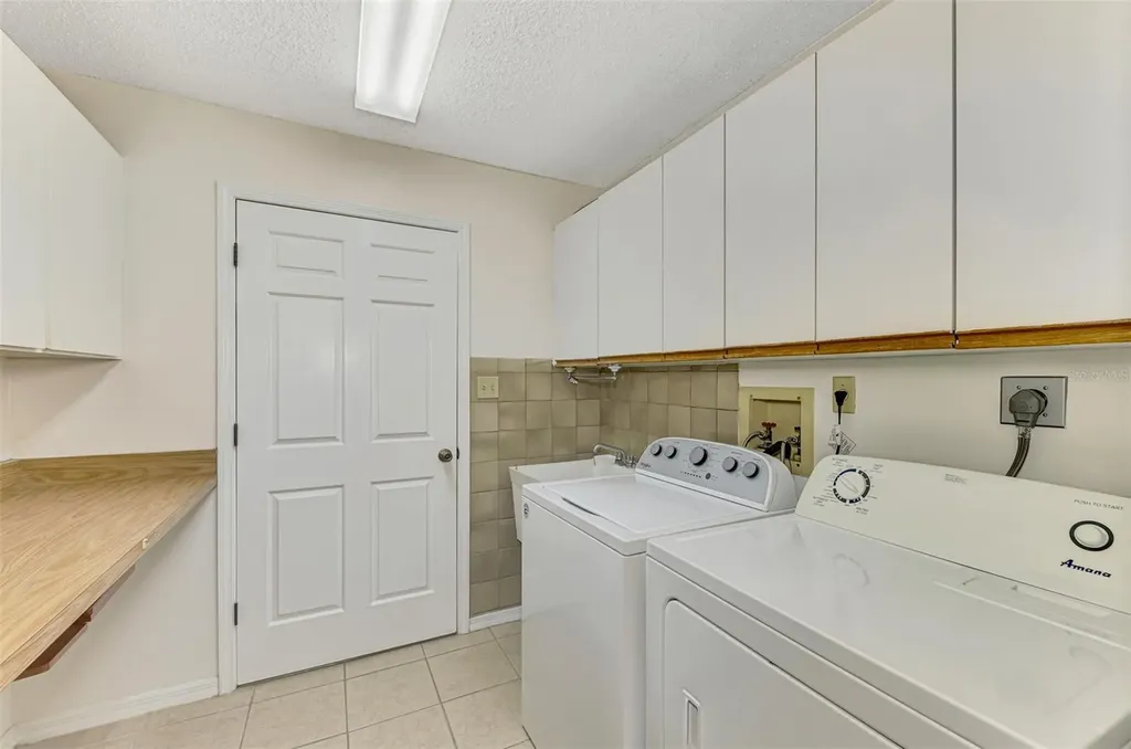 4765 Oak Forest Drive W Sarasota FL 34231