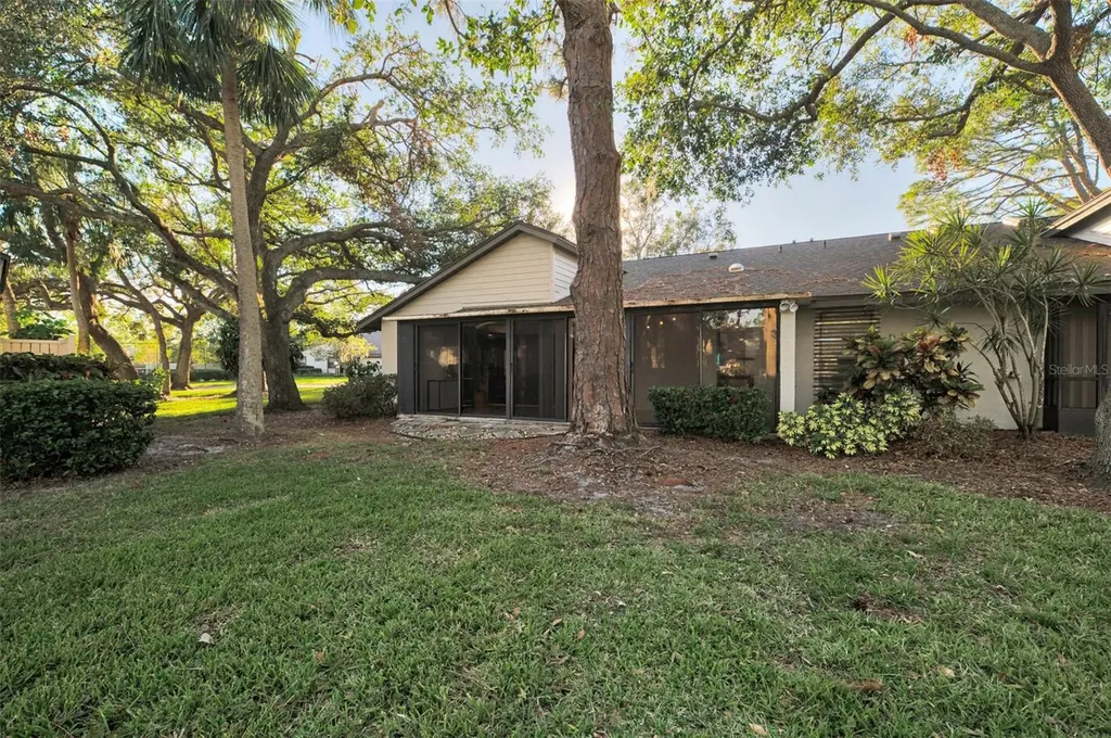 4765 Oak Forest Drive W Sarasota FL 34231