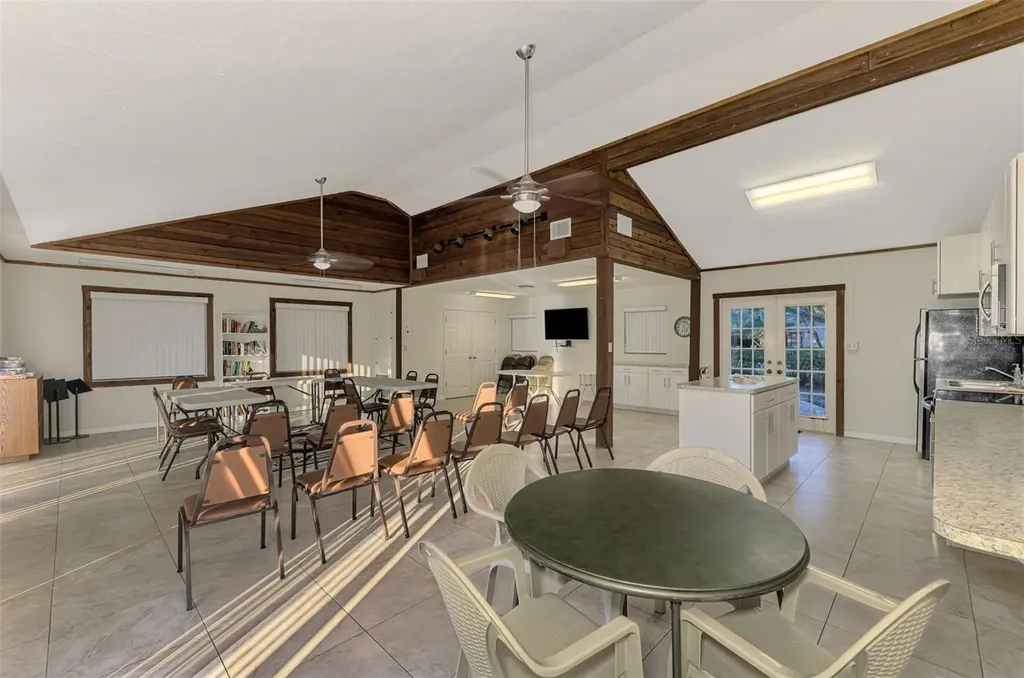4765 Oak Forest Drive W Sarasota FL 34231