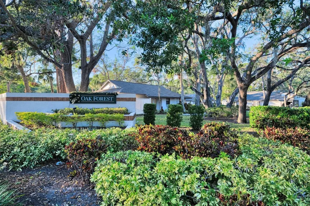 4765 Oak Forest Drive W Sarasota FL 34231