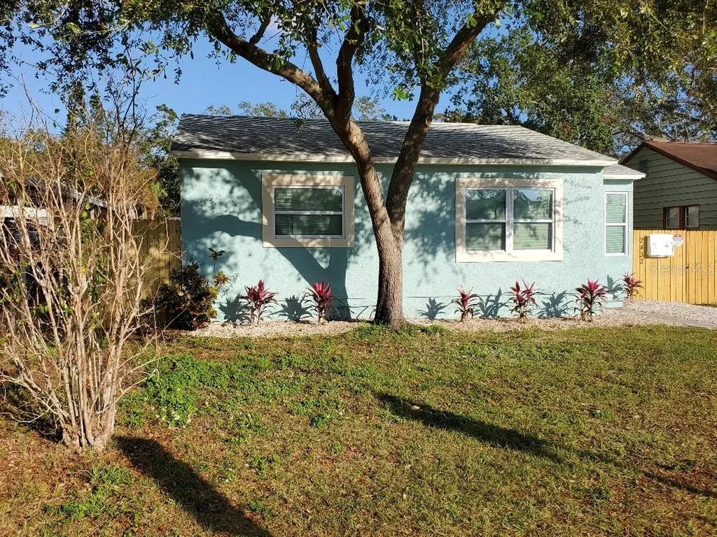 2432 Auburn Street S St Petersburg FL 33712