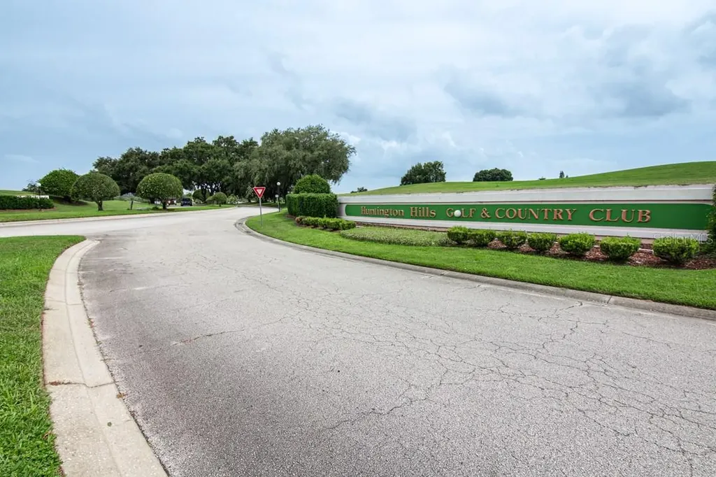 2692 Huntington Hills Drive Lakeland FL 33810