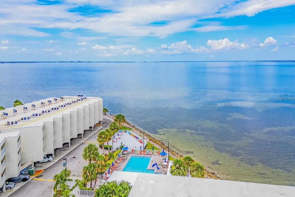 2506 N Rocky Point Drive Tampa FL 33607