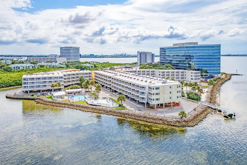 2506 N Rocky Point Drive Tampa FL 33607
