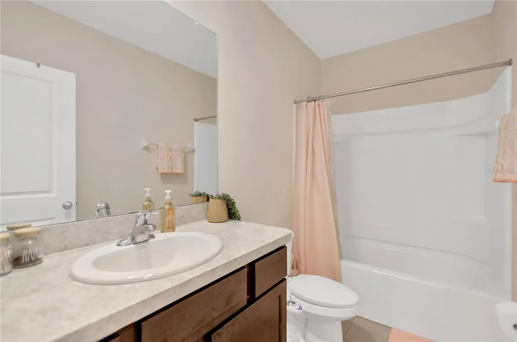 762 Barclay Wood Drive Ruskin FL 33570