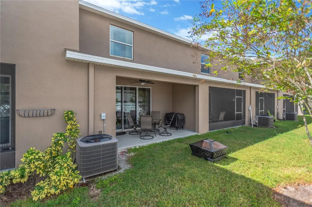 762 Barclay Wood Drive Ruskin FL 33570