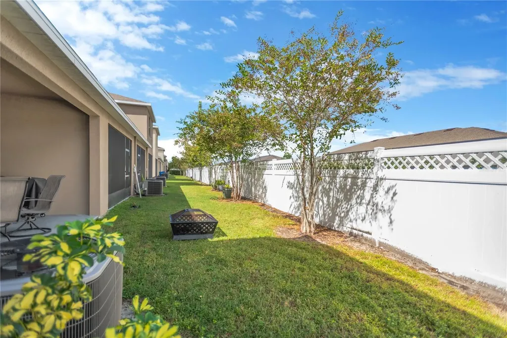 762 Barclay Wood Drive Ruskin FL 33570