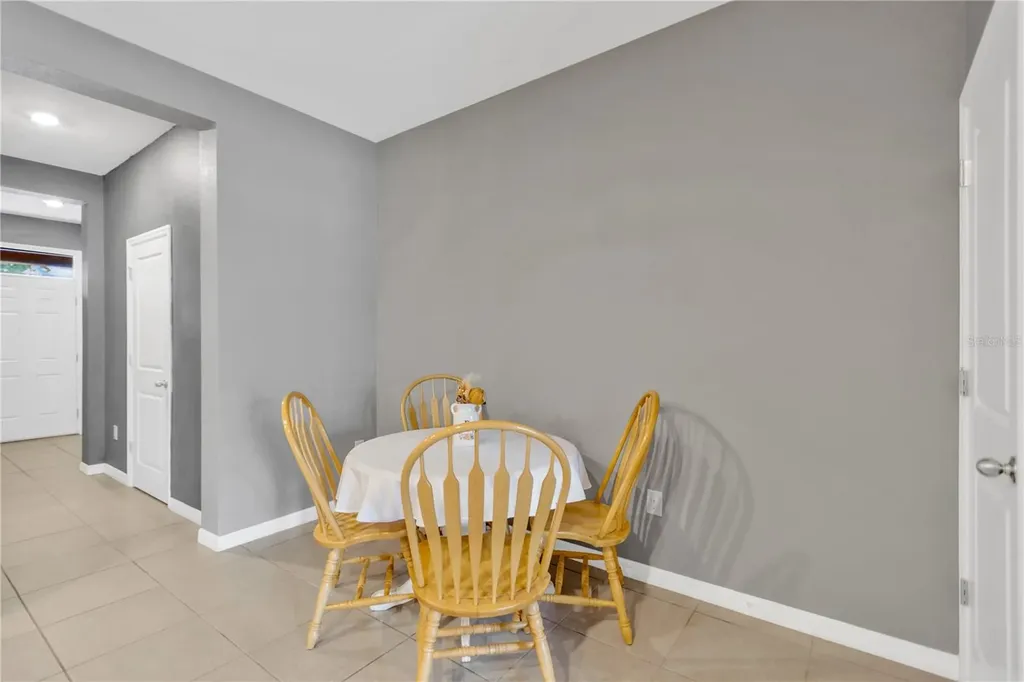 762 Barclay Wood Drive Ruskin FL 33570