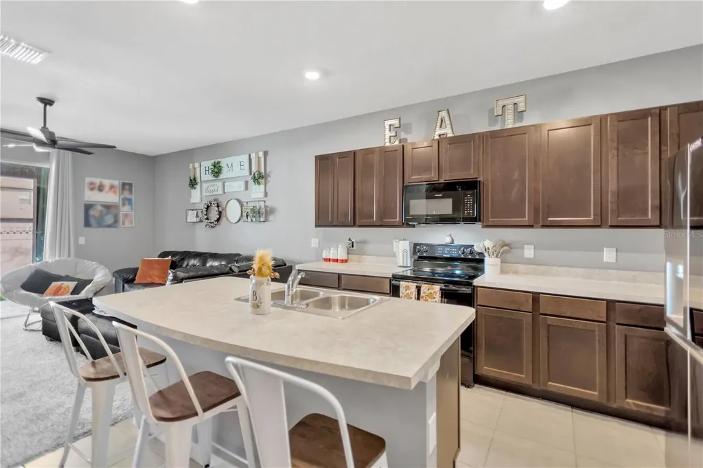 762 Barclay Wood Drive Ruskin FL 33570