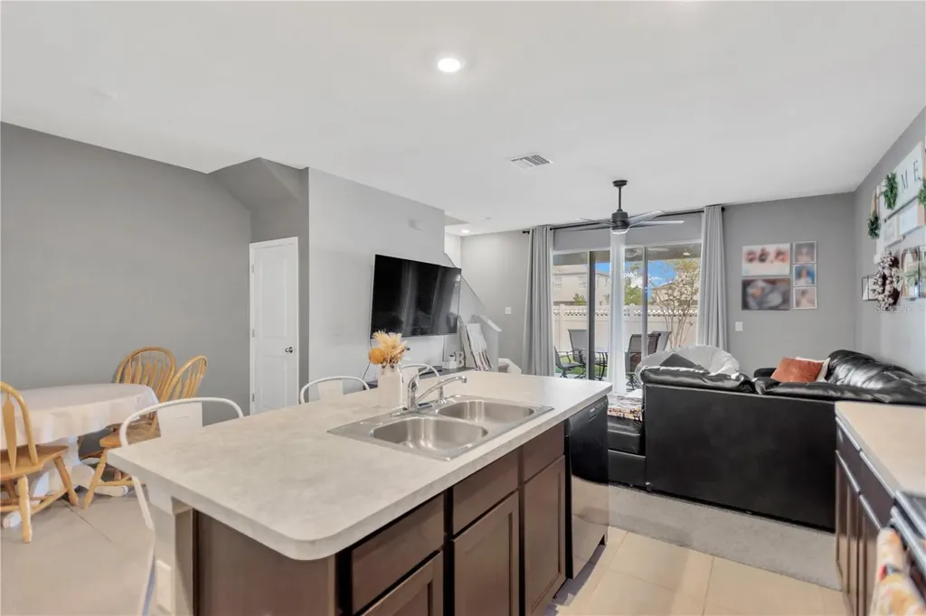 762 Barclay Wood Drive Ruskin FL 33570