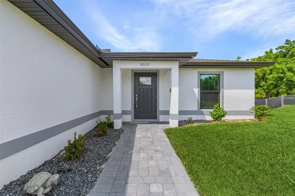 3010 NE 6th Place Cape Coral FL 33909