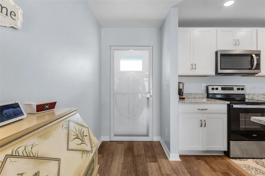 3010 NE 6th Place Cape Coral FL 33909