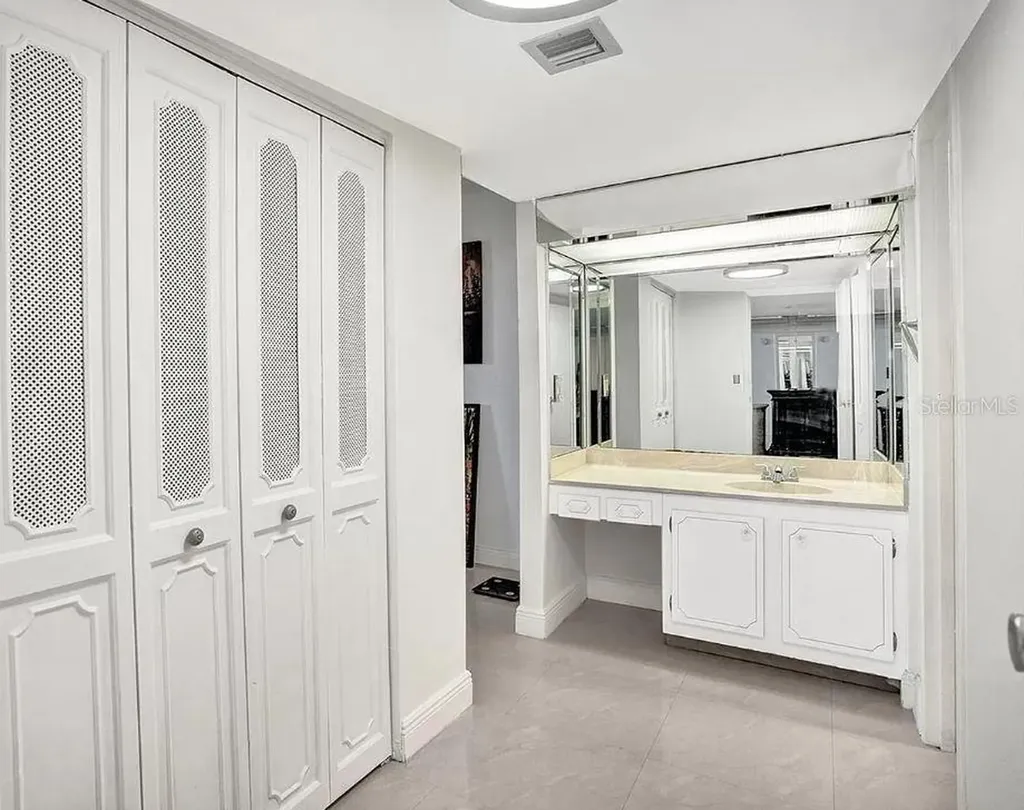 3675 N Country Club Drive Miami FL 33180