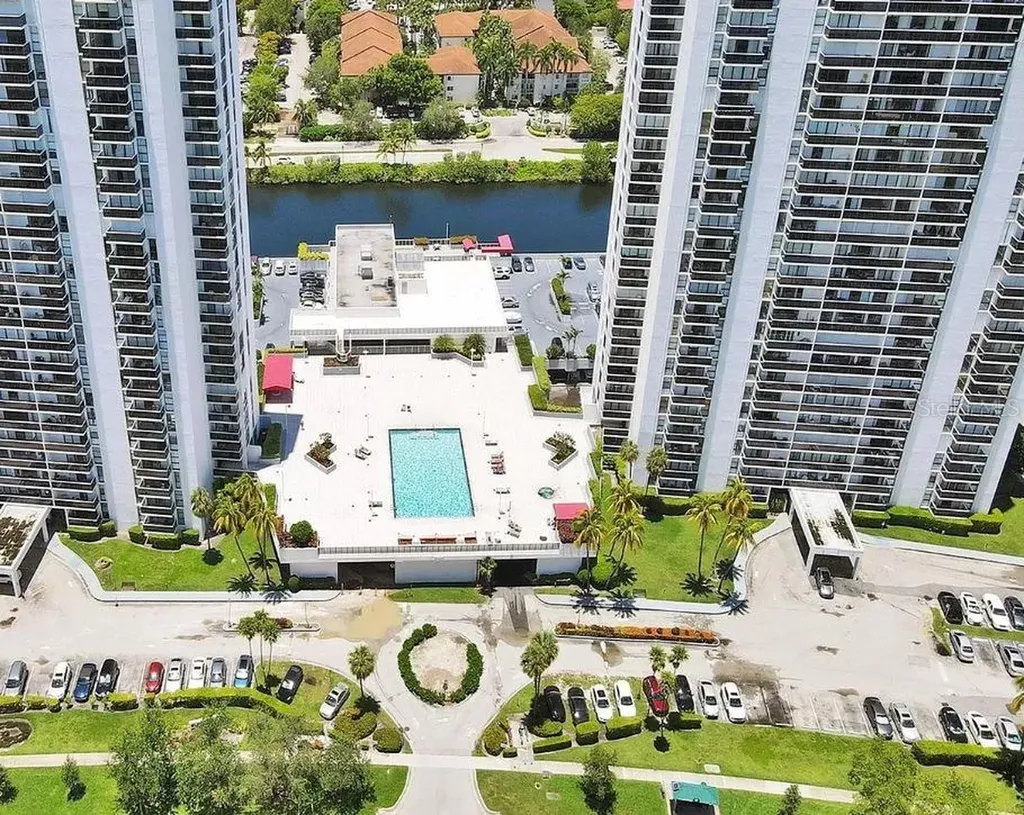 3675 N Country Club Drive Miami FL 33180
