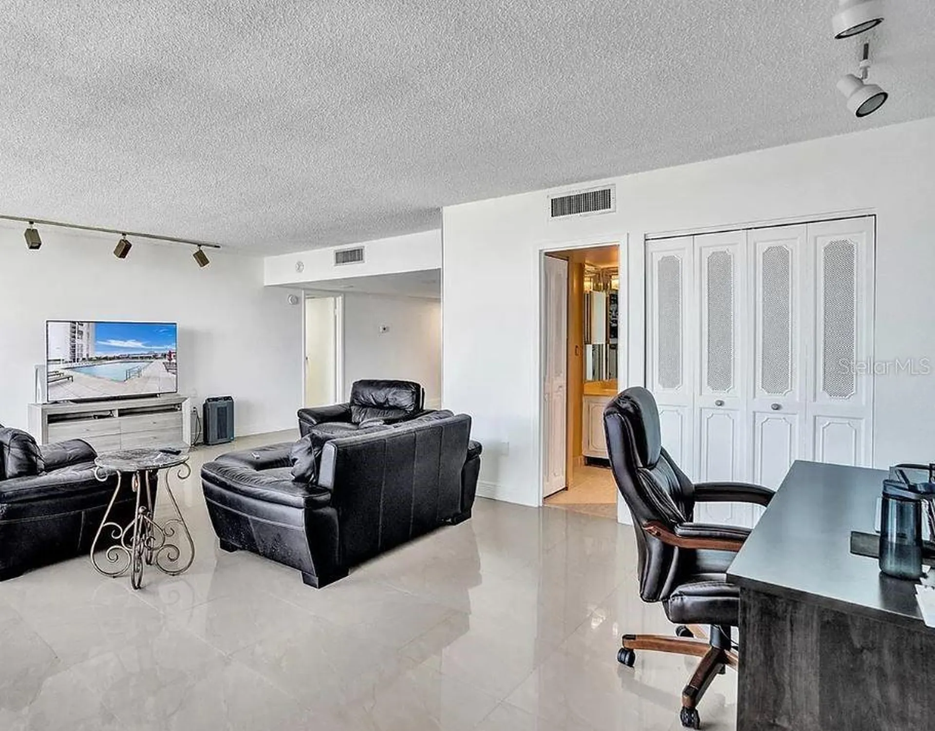 3675 N Country Club Drive Miami FL 33180