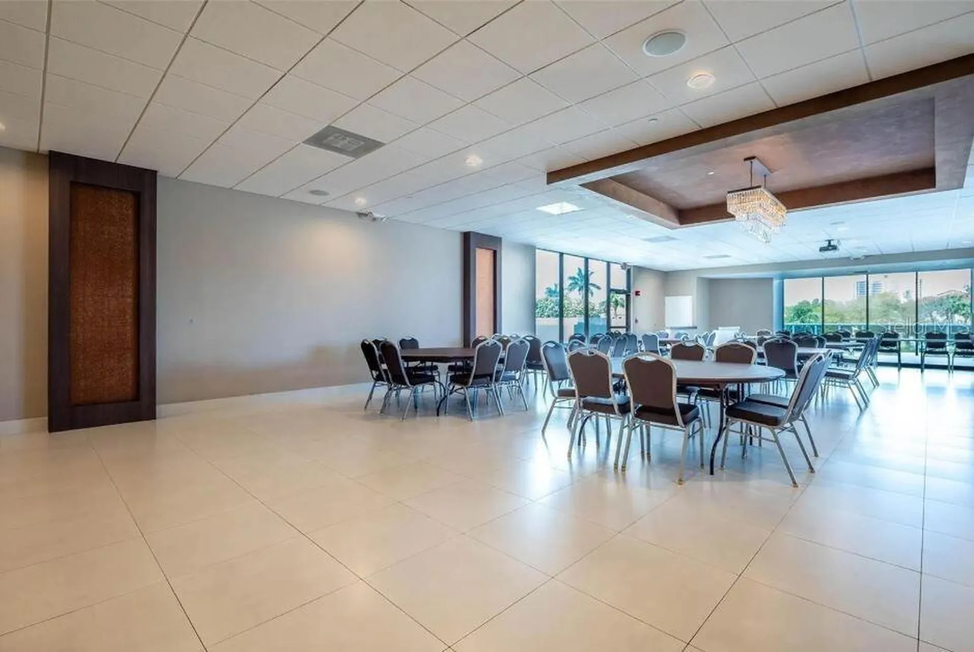 3675 N Country Club Drive Miami FL 33180