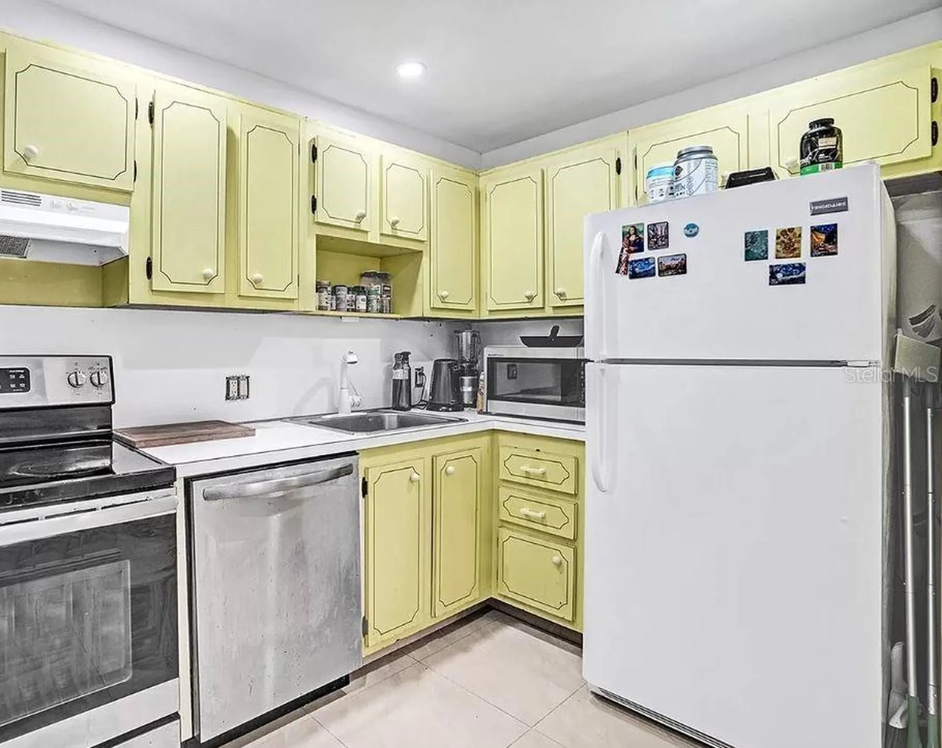 3675 N Country Club Drive Miami FL 33180