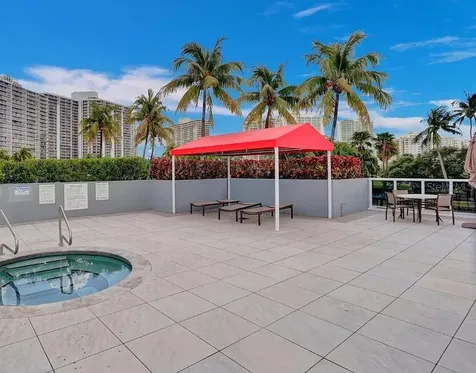 3675 N Country Club Drive Miami FL 33180
