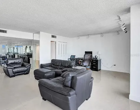 3675 N Country Club Drive Miami FL 33180