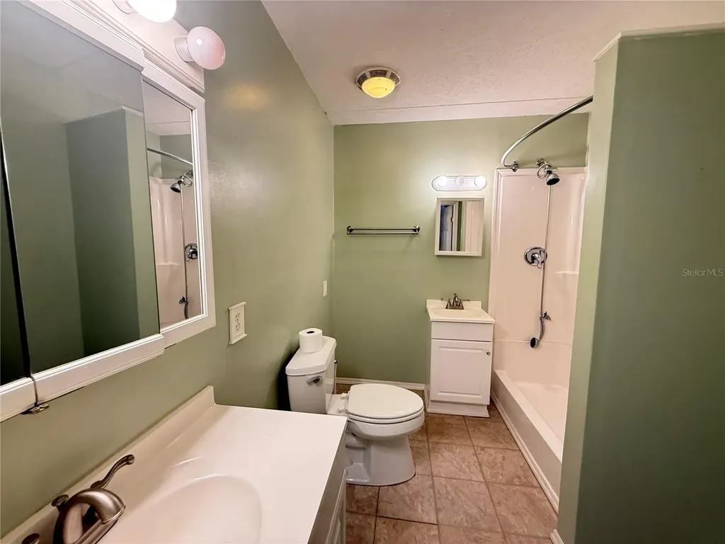 6830 Americana Drive NE St Petersburg FL 33702