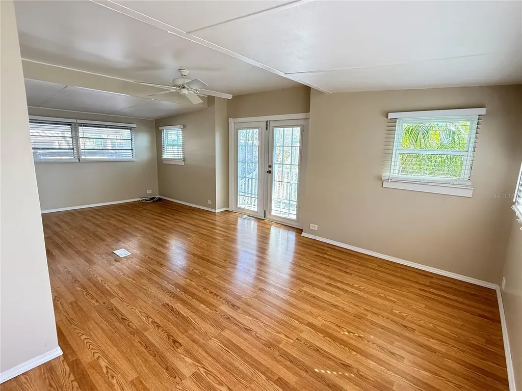 6830 Americana Drive NE St Petersburg FL 33702