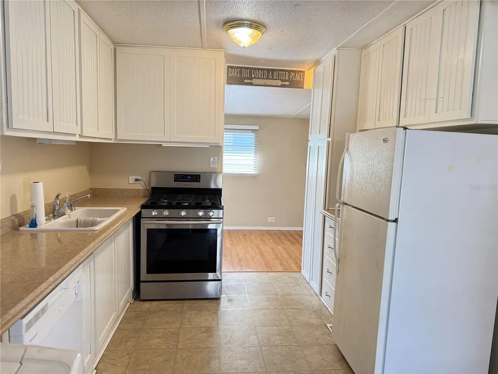 6830 Americana Drive NE St Petersburg FL 33702