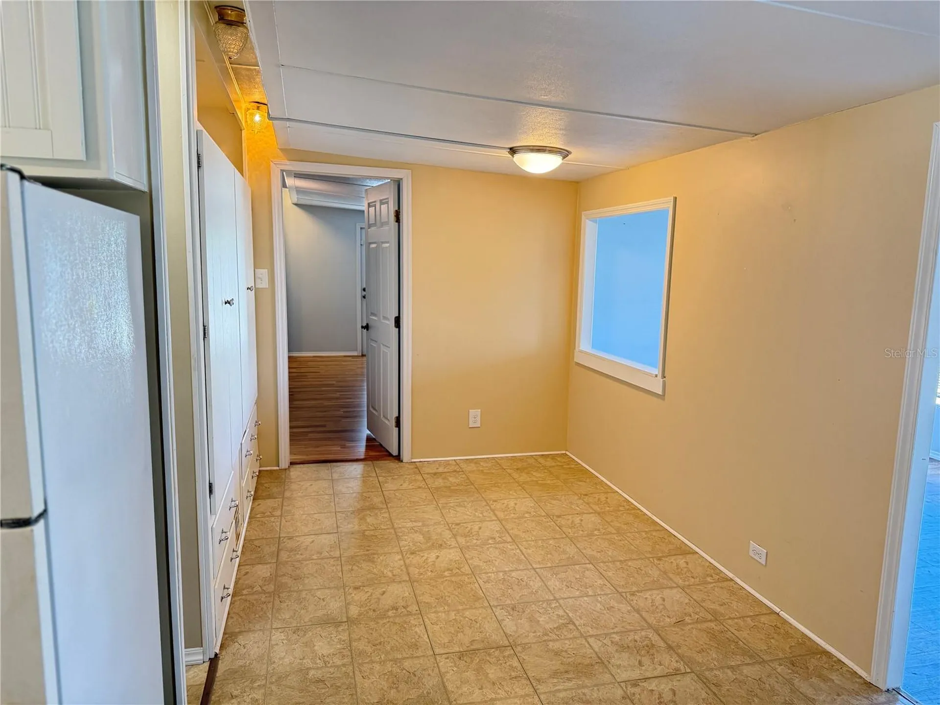 6830 Americana Drive NE St Petersburg FL 33702