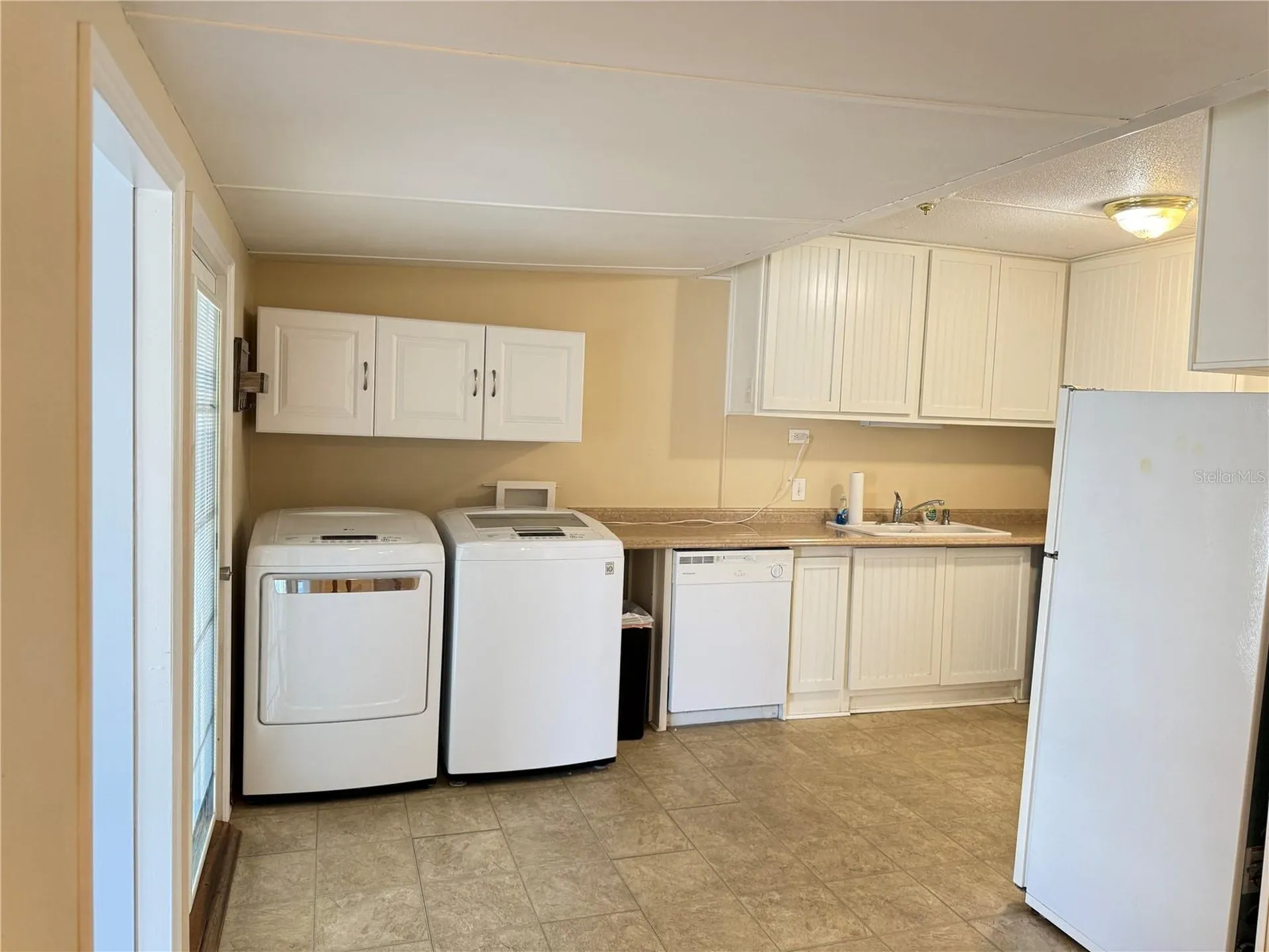 6830 Americana Drive NE St Petersburg FL 33702